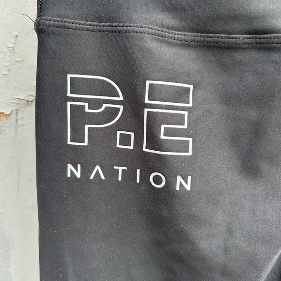 P.E Nation Set Position Leggings, Large - Picture 11 of 14
